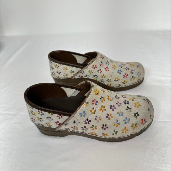 Sanita - Made in Poland - Floral on Cream Suede Background Clogs - Picture 2 of 10